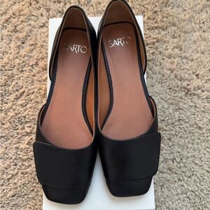 SARTO black leather flats
